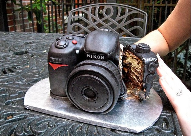 With this Nikon Camera Cake, however, you're cutting into your favorite 