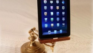 Etsy Old Time Computer's iPad Dock