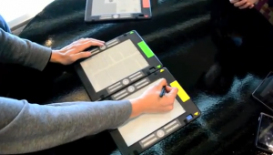 E-ink linked tablets