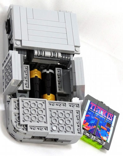 LEGO Game Boy Tetris Image 2