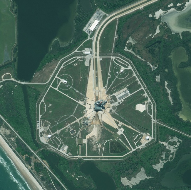 A satellite picture of Endeavour on the launch pad