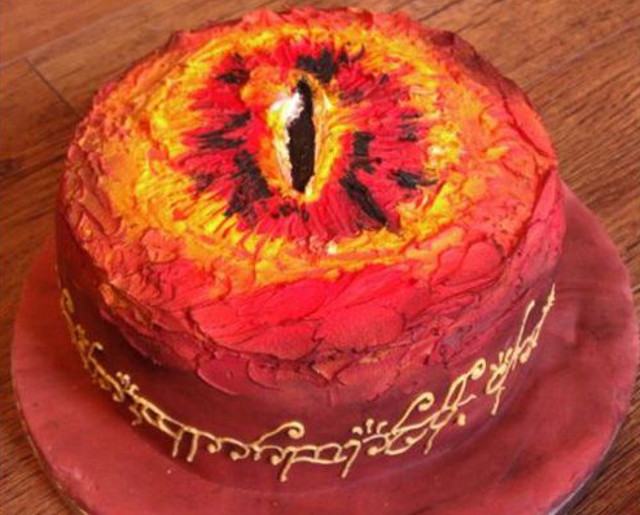 eye-of-sauron-cake