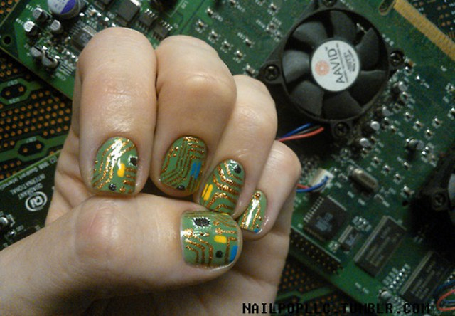 circuit-board-nail-art