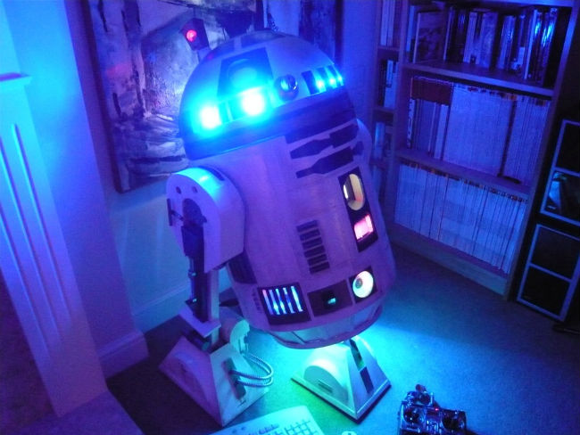 R2-D2 computer