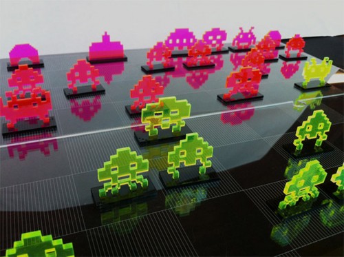 Space Invaders Chess Set by NMI Laser image 1