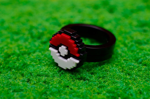 Pokéball 8-bit acrylic ring