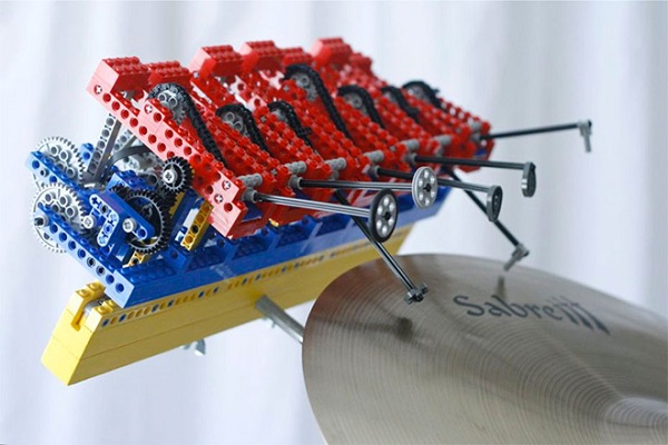 Play House LEGO Automaton