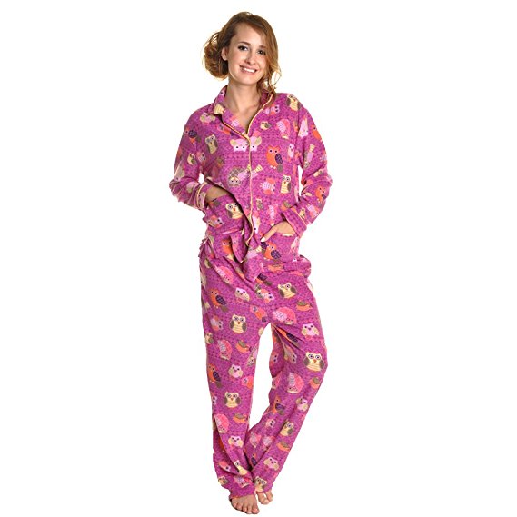 best-valentines-day-gift-ideas-for-her-2017-cozy-fleece-pajama-set