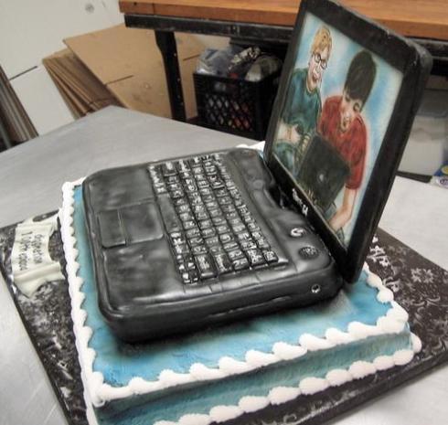Laptop Cake - Decorated Cake by Sweet Baking Babes - CakesDecor