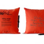 note me pillow red