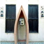 Bizarre_and_Creative_Phone_Booths_12