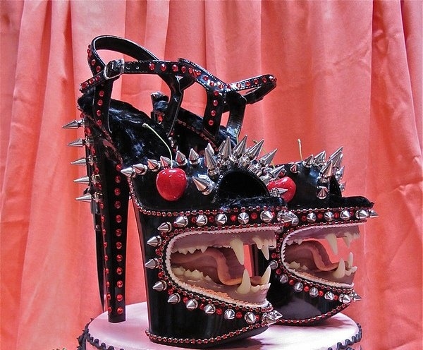 shoes cake with teeth 1