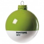 green_pantone_ornament