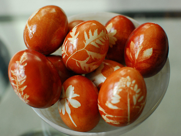 Onion-Skin-Dyed Easter Eggs