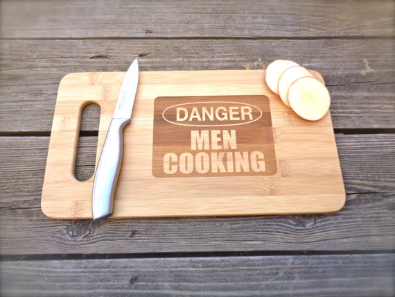 danger-men-cooking-funny-engraved-cutting-board
