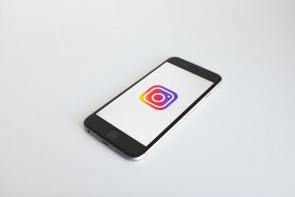 Instagram-Group-Stories