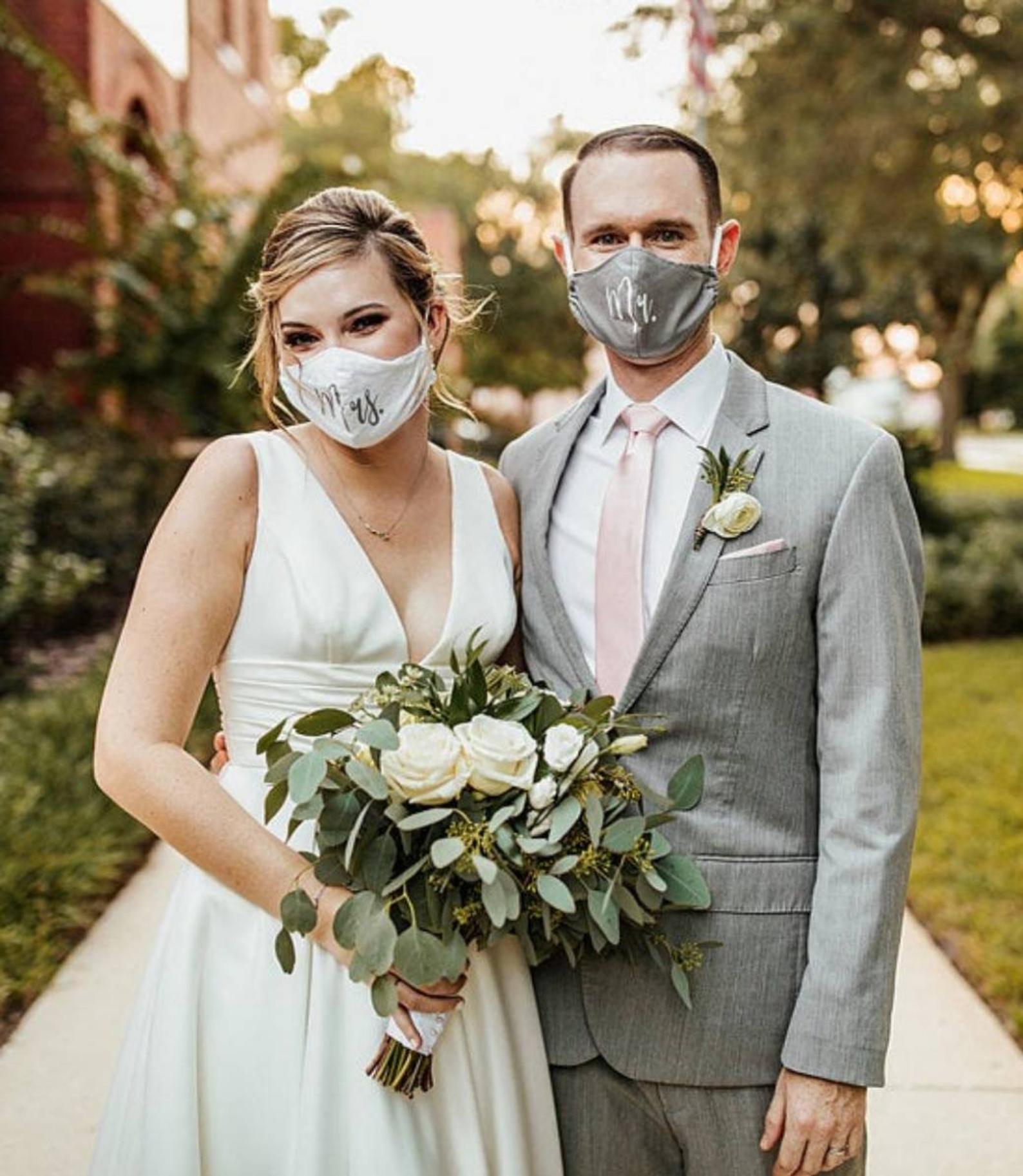 12 Adorable and Fashionable Wedding Face Masks