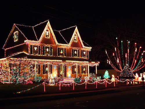 15 Crazy Christmas Light Displays