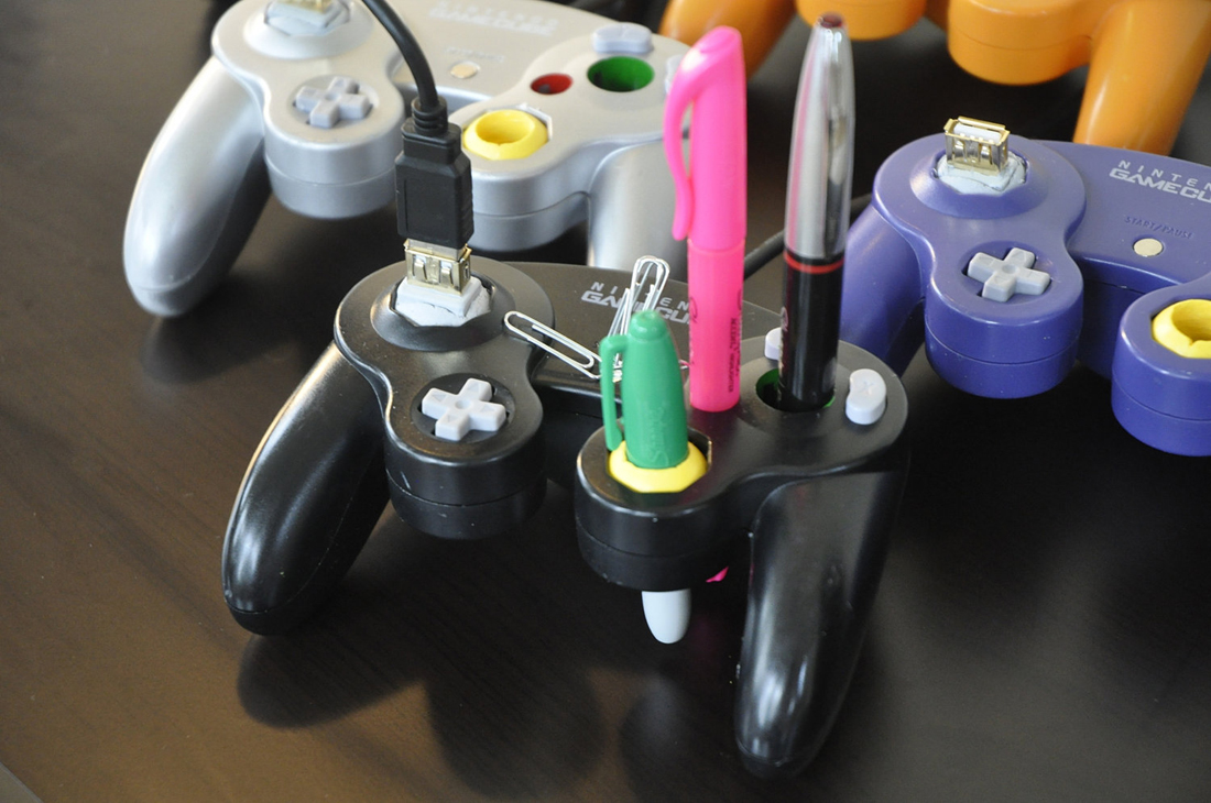 Organize Your Office Clutter Using Video Games Controllers