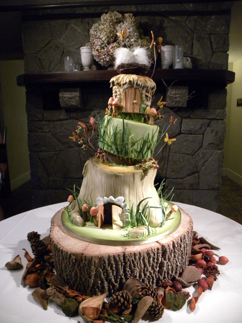 The Hobbit Wedding Cake Looks Delicious