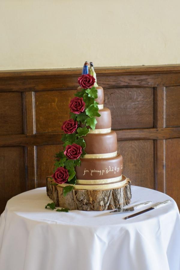 14 Cutest Geeky Wedding Cakes